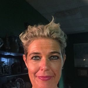 Meet your Posher, Lizzie